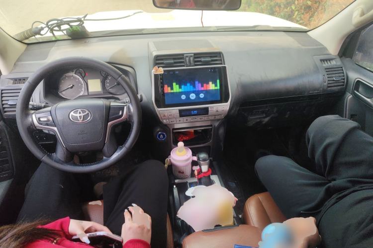 Used Toyota Prado  Center Console