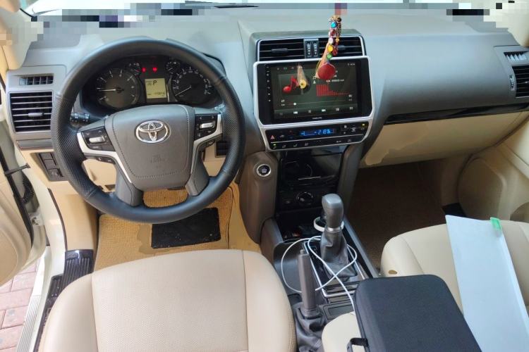 Used Toyota Prado  Center Console