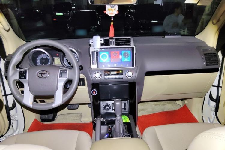 Used Toyota Prado  Center Console