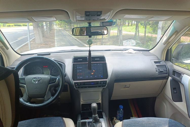 Used Toyota Prado  Center Console
