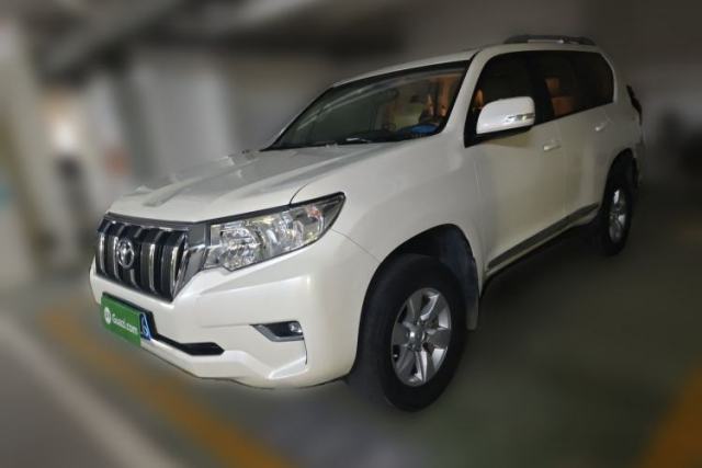 Toyota Prado Prado, 2.7-liter engine, automatic transmission, with a sunroof. Seven-seater. usado