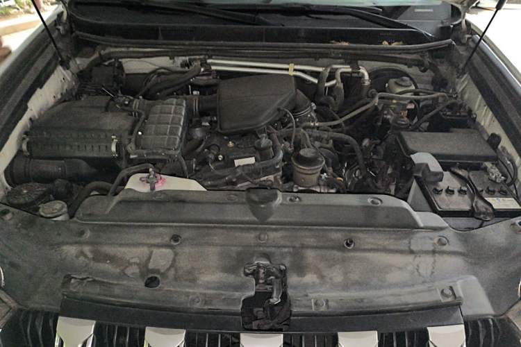 Used Toyota Prado 2017 2700 VX with Nine Airbags Outboard Mount – Middle East Version Engine Bay