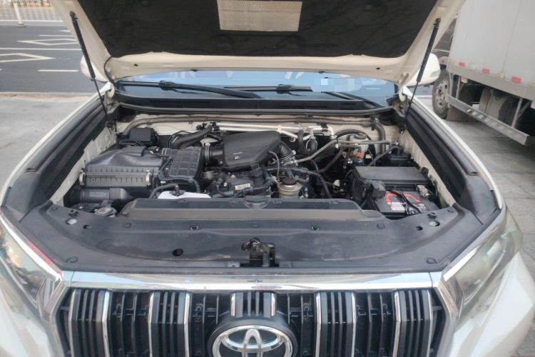 Used Toyota Prado 2017 2.7L Automatic TXL Dual Airbags Underbody Mounting – Middle East Engine Bay