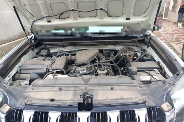Used Toyota Prado  Engine Bay