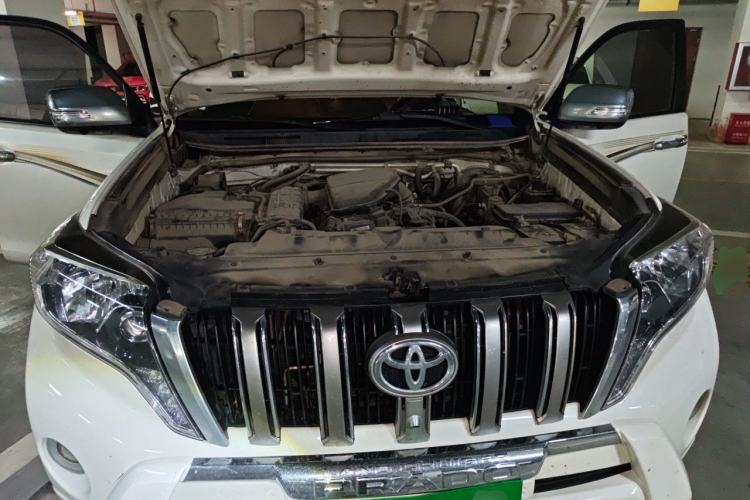 Used Toyota Prado  Engine Bay