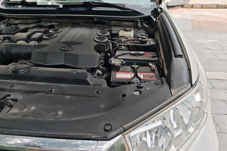 Used Toyota Prado 2017 4.0L U.S.-Spec Version 7 Seats Engine Bay Left