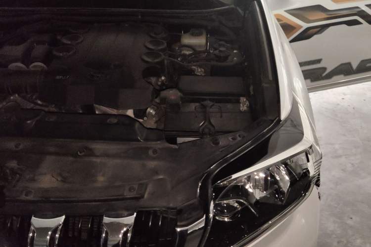 Used Toyota Prado  Engine Bay Left