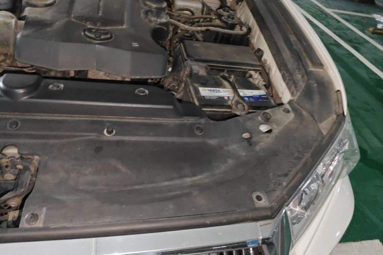 Used Toyota Prado 2017 4000 TXL Dual Airbags Side-Mounted – Middle East Version Engine Bay Left