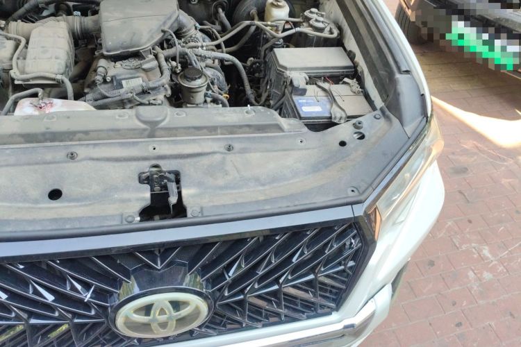 Used Toyota Prado  Engine Bay Left