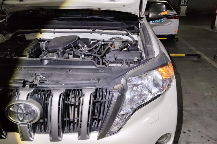 Used Toyota Prado  Engine Bay Left