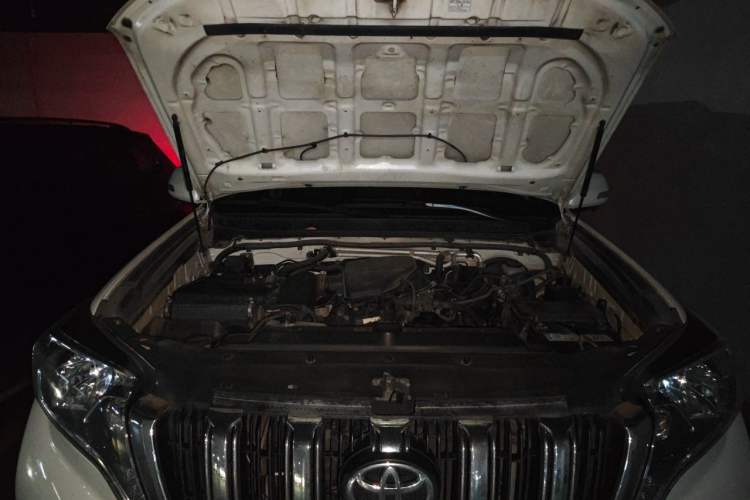 Used Toyota Prado  Engine Bay