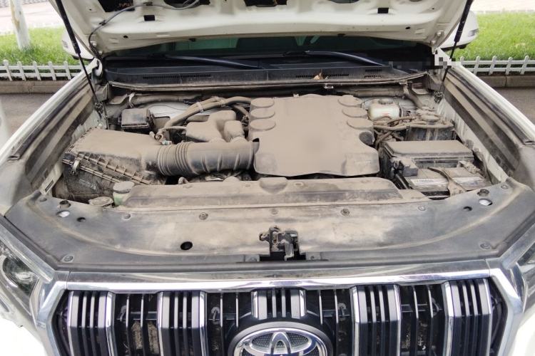 Used Toyota Prado  Engine Bay