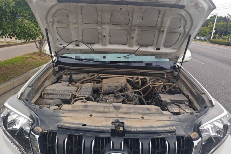 Used Toyota Prado  Engine Bay