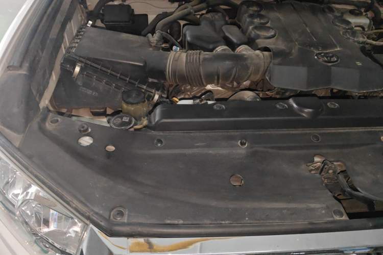 Used Toyota Prado 2017 4000 TXL Dual Airbags Side-Mounted – Middle East Version Engine Bay Right