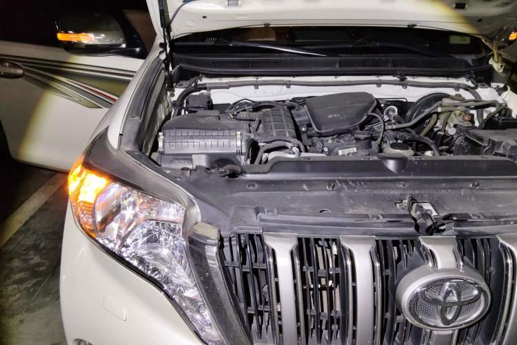 Used Toyota Prado  Engine Bay Right