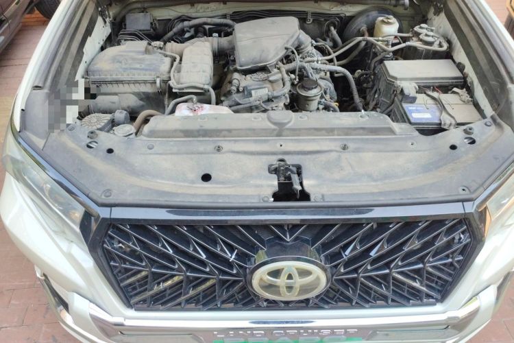 Used Toyota Prado  Engine Bay