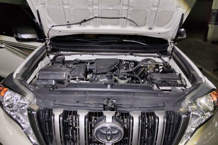 Used Toyota Prado  Engine Bay