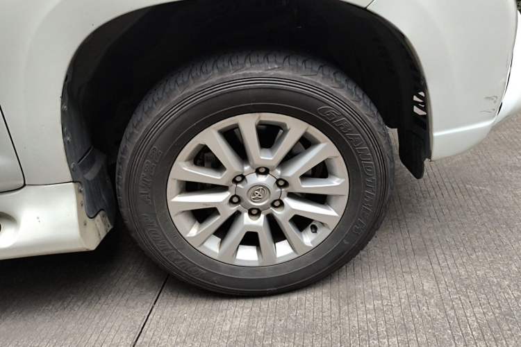 Used Toyota Prado 2017 2700 VX with Nine Airbags Outboard Mount – Middle East Version Exterior 7