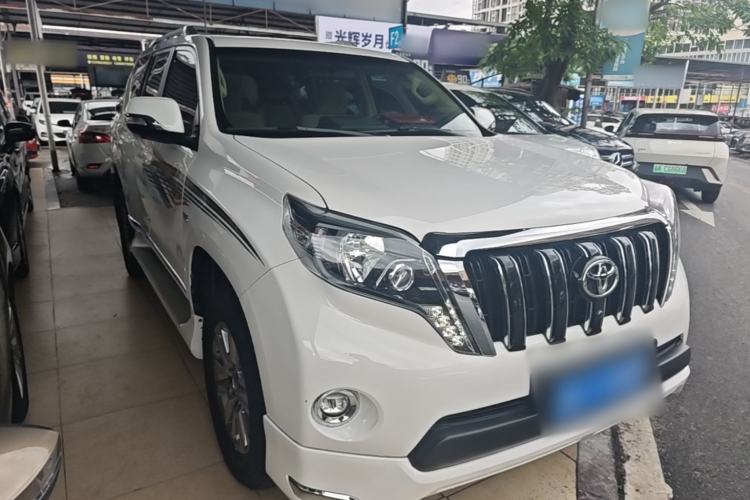 Used Toyota Prado 2017 4000 TXL Dual Airbags Side-Mounted – Middle East Version Front Right 45 Deg