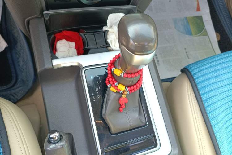 Used Toyota Prado 2017 2.7L Automatic 2700 Gasoline 4x4 7-Seater – Middle East Version Gear Lever