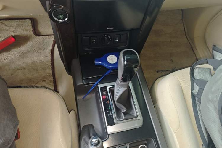 Used Toyota Prado 2017 4000 TXL Dual Airbags Side-Mounted – Middle East Version Gear Lever