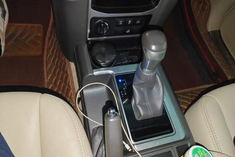 Used Toyota Prado 2017 4000 TXL Dual Airbags Side-Mounted – Middle East Version Gear Lever