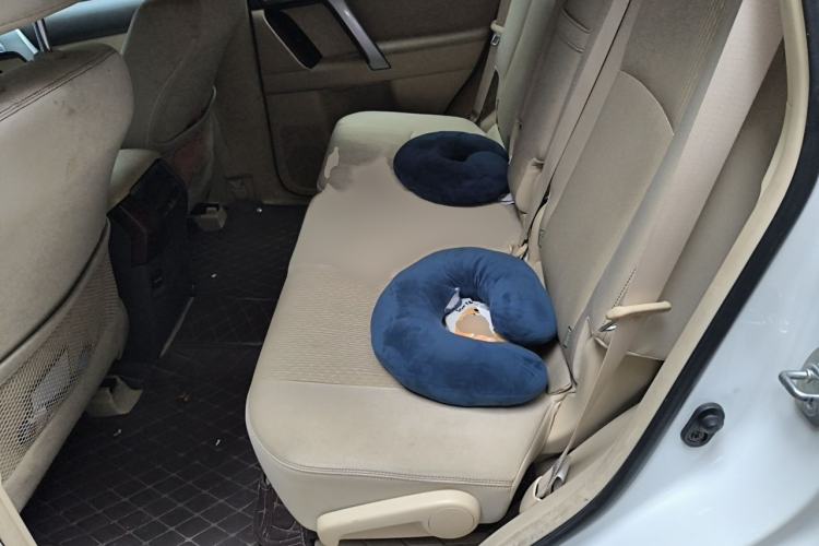 Used Toyota Prado 2017 2700 VX with Nine Airbags Outboard Mount – Middle East Version Interior 4