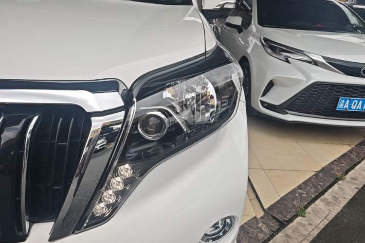 Used Toyota Prado 2017 4000 TXL Dual Airbags Side-Mounted – Middle East Version Left Front Headlight