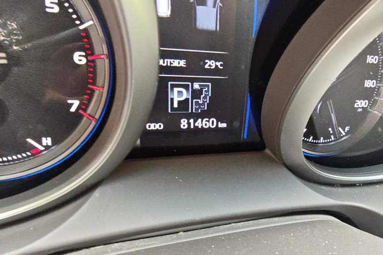 Used Toyota Prado 2017 2700 VX with Nine Airbags Outboard Mount – Middle East Version Odometer Close Up