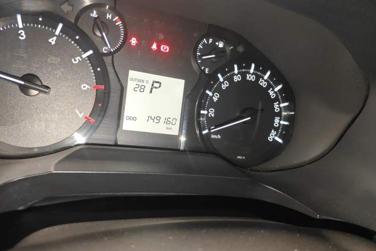 Used Toyota Prado 2017 4000 TXL Dual Airbags Side-Mounted – Middle East Version Odometer Close Up
