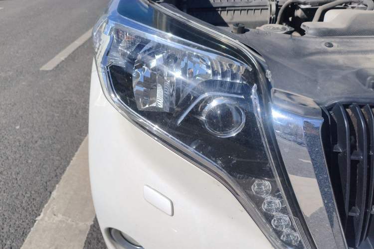 Used Toyota Prado  Right Front Headlight
