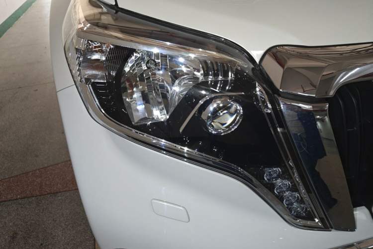 Used Toyota Prado  Right Front Headlight