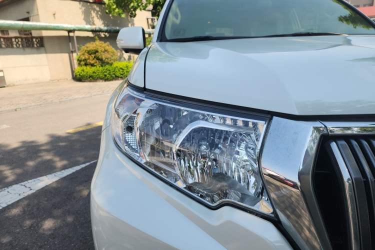 Used Toyota Prado  Right Front Headlight