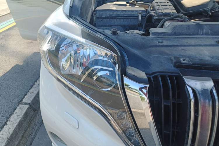 Used Toyota Prado  Right Front Headlight