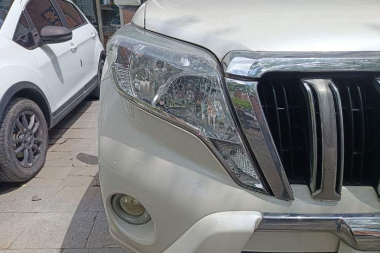Used Toyota Prado  Right Front Headlight