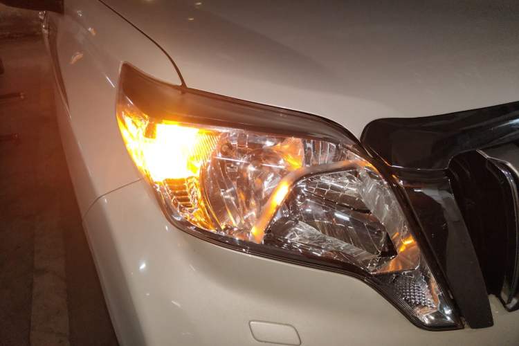 Used Toyota Prado  Right Front Headlight