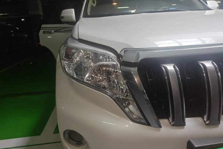 Used Toyota Prado  Right Front Headlight