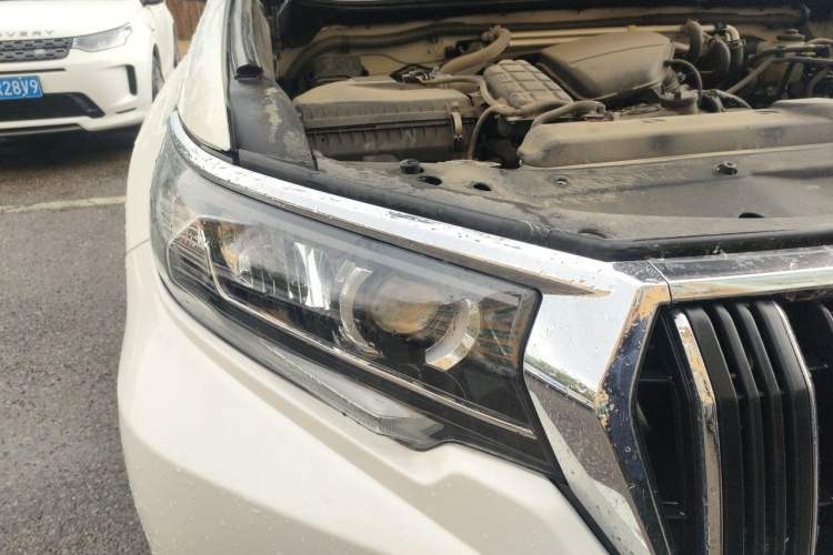 Used Toyota Prado 2017 2.7L Parallel Import Right Front Headlight