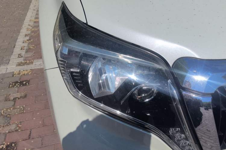 Used Toyota Prado 2017 2700 TX Middle East Edition Right Front Headlight