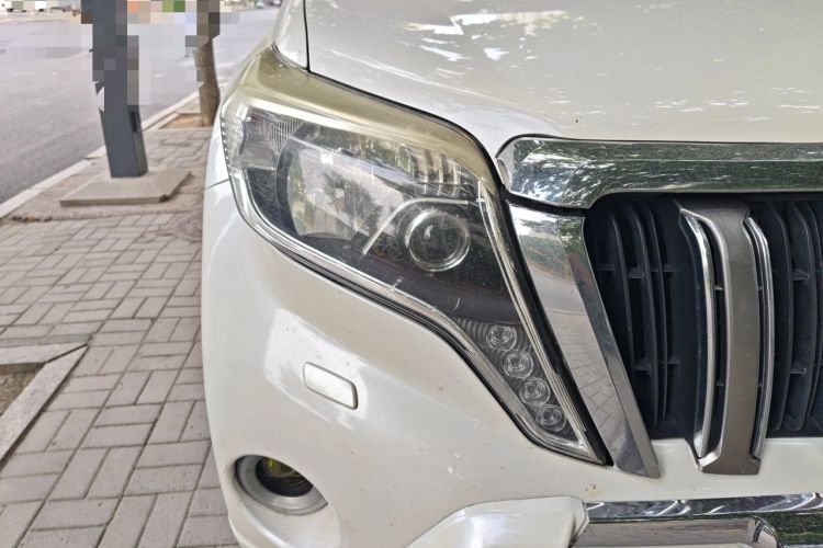 Used Toyota Prado  Right Front Headlight