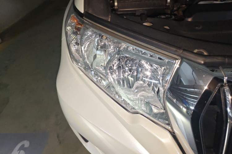 Used Toyota Prado  Right Front Headlight