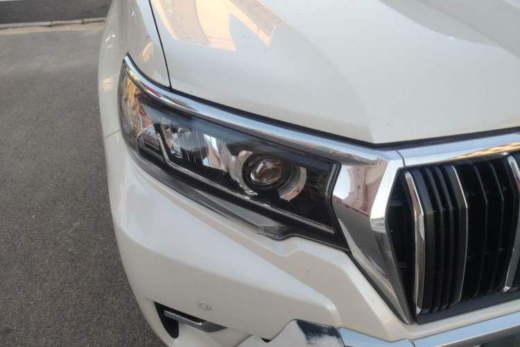 Used Toyota Prado 2017 2.7L Automatic TXL Dual Airbags Underbody Mounting – Middle East Right Front Headlight