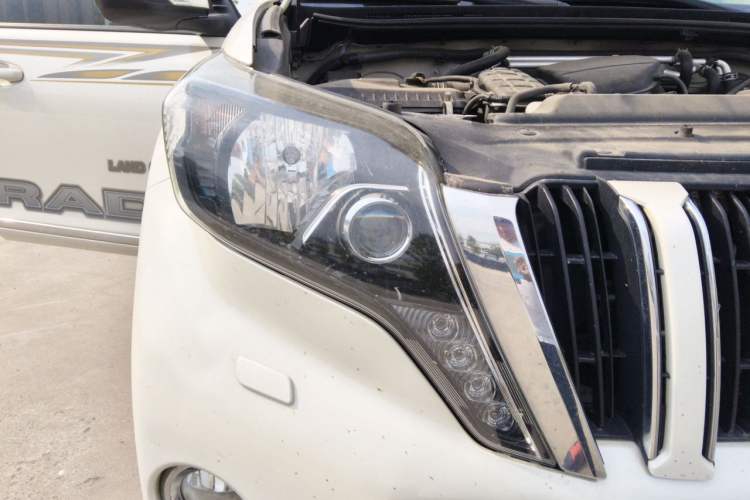 Used Toyota Prado  Right Front Headlight