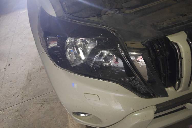 Used Toyota Prado 2017 2.7L Parallel Import Right Front Headlight