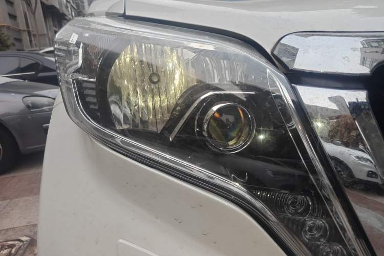 Used Toyota Prado 2017 2.7L Parallel Import Right Front Headlight