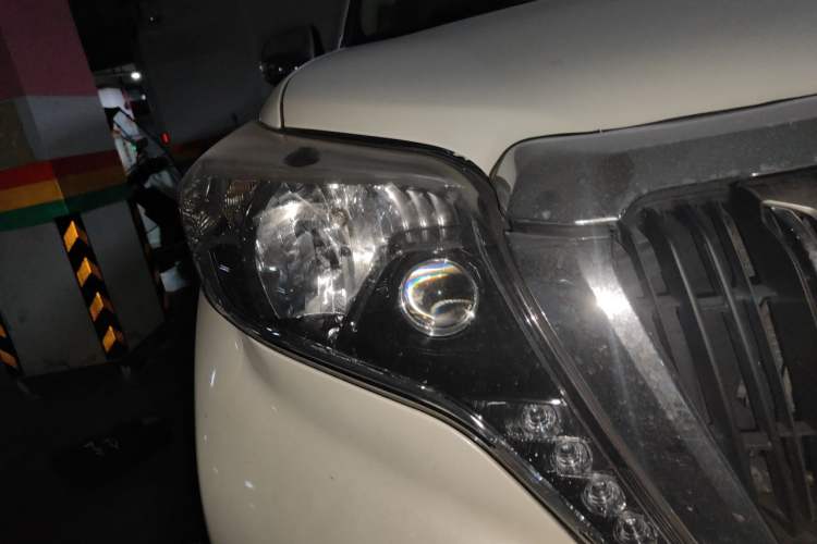 Used Toyota Prado  Right Front Headlight