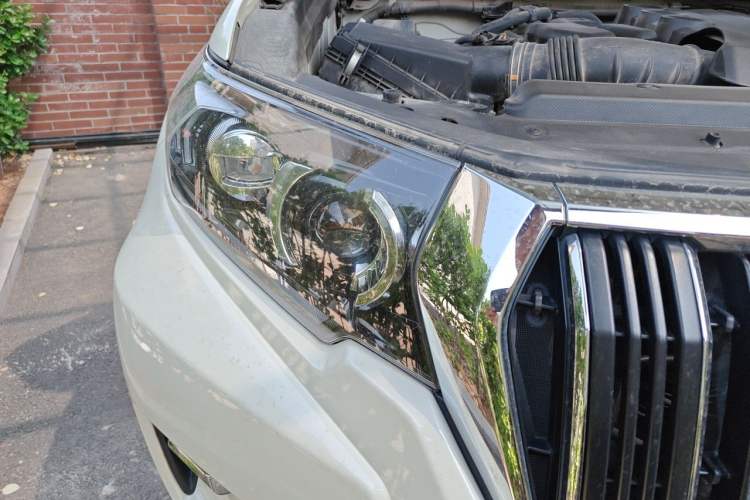 Used Toyota Prado  Right Front Headlight