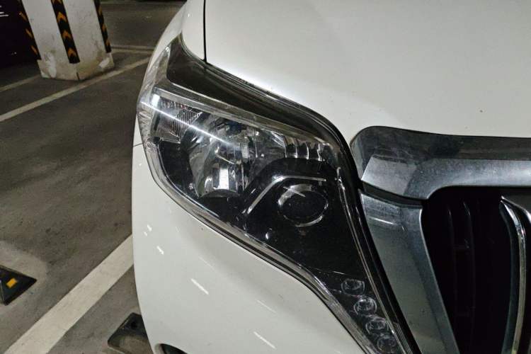 Used Toyota Prado  Right Front Headlight
