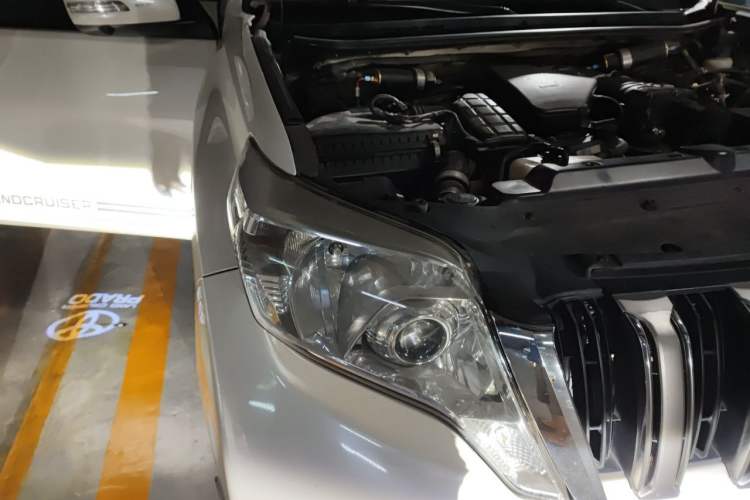 Used Toyota Prado  Right Front Headlight