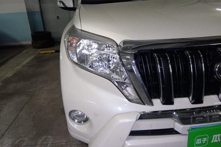 Used Toyota Prado  Right Front Headlight